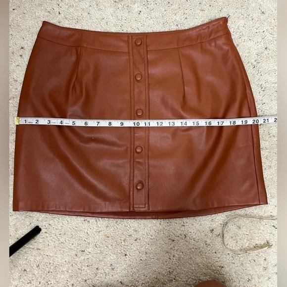 Lulu’s NWT Most Fab Vegan Leather Button-Front Lined Mini Skirt Clay Brown Sz L - Picture 11 of 15